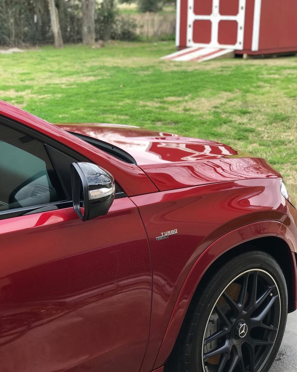 Mercedes-AMG GLE 53 paint in the sun